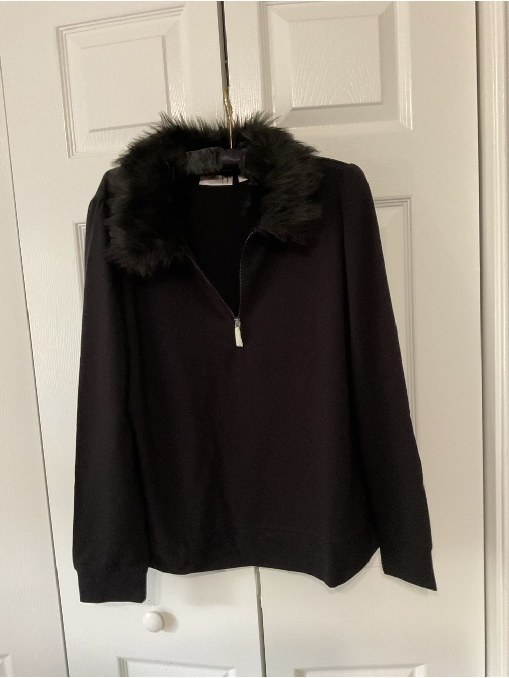Kim Gravel Black Faux-Fur Collar Pullover Sweater - Picture 2 of 7